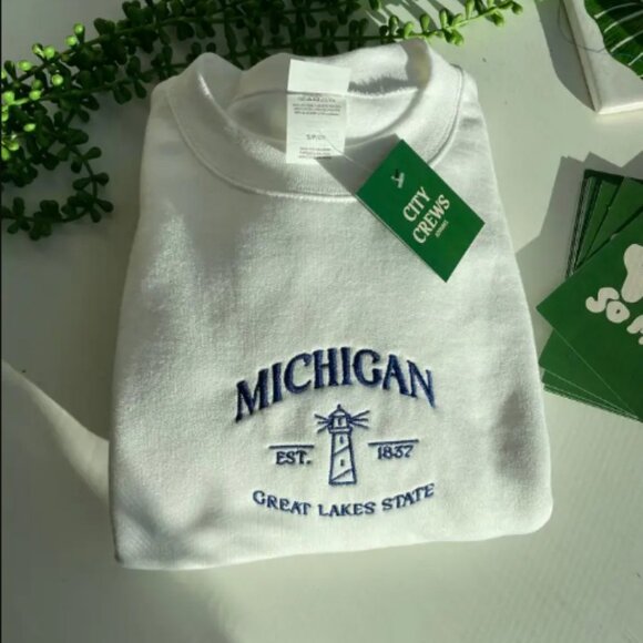 Michigan Embroidered Crew NEW white long sleeve - Picture 1 of 3
